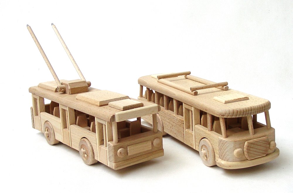 Trollybus und Bus aus Holz